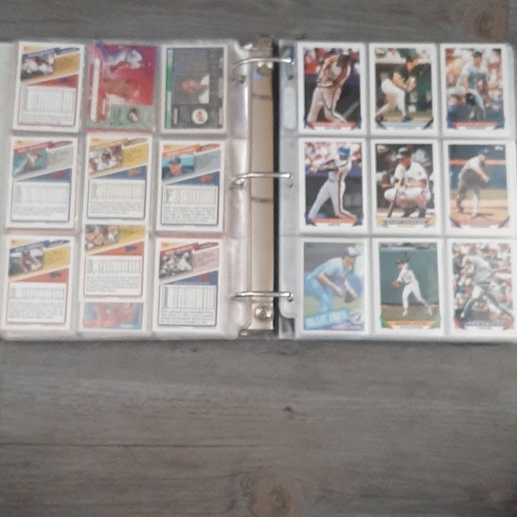 MLB Baseball Card Collection - Picture 10 of 17